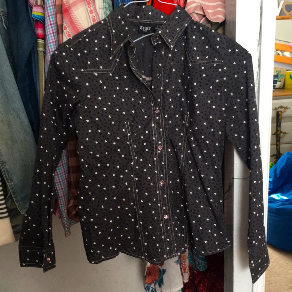Cowgirl shirt. Western shirt. Hear/Cheetah print. Pearl snap. Girls Button down.